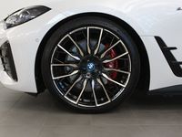 begagnad BMW i4 eDrive40 M sport Drag Innovation HiFi Serviceavtal 2023, Personbil