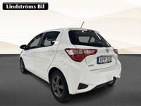 Begagnad Toyota Yaris Active 112 HK (82 kW) 2019 Vit Halvkombi