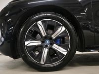 begagnad BMW iX xDrive40 Sportpaket Drag H/K ljud Laserstrålkastare