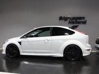 Begagnad Ford Focus RS 305 HK (224 kW) 2010 Frozen vit Halvkombi