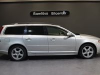 Begagnad Volvo V70 Momentum 146 HK (107 kW) 2010 Ljusgrå Kombi