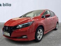 Begagnad Nissan Leaf N-Connecta 161 kW (219 HK) 2023 Röd Halvkombi