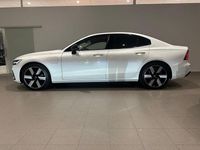 Begagnad Volvo S60 Plus 404 HK (297 kW) 2024 Vit Sedan