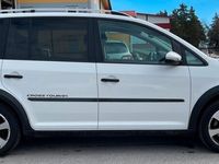 begagnad VW Touran Cross 1.4 TSI Ecofuel DSG Reserverad!