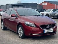 Begagnad Volvo V40 Momentum 123 HK (90 kW) 2015 Röd Kombi
