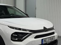Begagnad Citroën e-C4 100 kW (136 HK) 2023 Vit Halvkombi