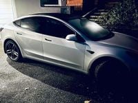 Begagnad Tesla Model 3 Performance 377 kW (513 HK) 2021 Vit metallic under folie Sedan