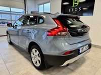 Begagnad Volvo V40 Momentum 152 HK (111 kW) 2016 Ljusblå Halvkombi
