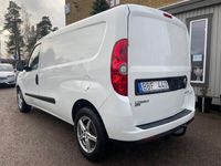 begagnad Opel Combo 1.3 CDTI 90hk Skåp *Transportbil i gott skick*