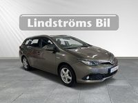 begagnad Toyota Auris Touring Sports Hybrid 1.8 Active Vinterhjul 2018, Halvkombi