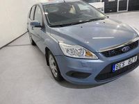 Begagnad Ford Focus Trend 125 HK (91 kW) 2007 Grå Halvkombi
