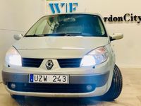 Begagnad Renault Grand Scénic II 135 HK (99 kW) 2004 Ljusgrå Minibuss