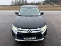 Begagnad Mitsubishi Outlander 150 HK (110 kW) 2016 Svart SUV