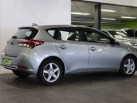 begagnad Toyota Auris Hybrid e-CVT B-Kamera Keyless 136hk