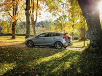 Begagnad Volvo V40 R-Design 253 HK (186 kW) 2017 Grå Halvkombi