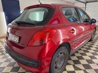 Begagnad Peugeot 207 89 HK (65 kW) 2007 Röd Halvkombi