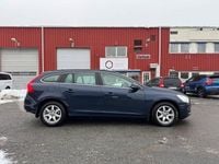 Begagnad Volvo V60 Momentum 180 HK (132 kW) 2011 Blå Kombi