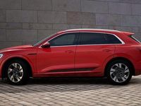 Begagnad Audi Q8 e-tron Proline 300 kW (408 HK) 2023 Soneiraröd metallic SUV