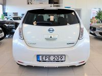 Begagnad Nissan Leaf SV 80 kW (109 HK) 2016 Vit Halvkombi