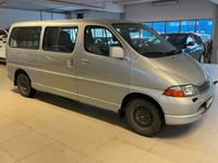 begagnad Toyota HiAce Minibuss Rullstolsanpassad El-ramp