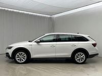 Begagnad Skoda Octavia Scout 200 HK (147 kW) 2022 Vit Kombi