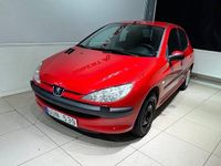 Begagnad Peugeot 206 75 HK (55 kW) 2004 Röd Halvkombi