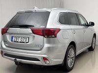 Begagnad Mitsubishi Outlander 121 HK (88 kW) 2018 Silver SUV