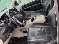 Begagnad Lancia Voyager 283 HK (208 kW) 2013 Svartmetallic Minibuss