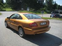 Begagnad Volvo C70 194 HK (142 kW) 2001 Gul Sportkupé