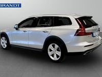 Begagnad Volvo V60 CC SE 192 HK (141 kW) 2019 Silver Kombi