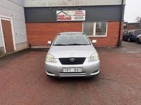 Begagnad Toyota Corolla 110 HK (80 kW) 2002 Silver Halvkombi