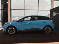 Begagnad MG MG4 EV Luxury 150 kW (204 HK) 2023 Blå Halvkombi
