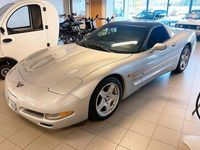 Begagnad Chevrolet Corvette 345 HK (253 kW) 1998 Silver Sportkupé