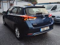 begagnad Toyota Auris Hybrid Auris