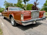 Begagnad Lincoln Continental 208 HK (152 kW) 1977 Sportkupé
