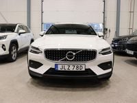 Begagnad Volvo V60 CC Momentum 190 HK (139 kW) 2019 Vit Kombi