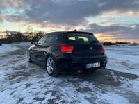 Begagnad BMW 118 143 HK (105 kW) 2013 Jet black Halvkombi