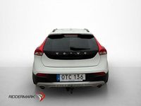Begagnad Volvo V40 CC Momentum 152 HK (111 kW) 2019 Vit Kombi