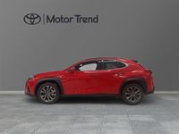 Begagnad Lexus UX 250h Sport Design Packet 186 HK (136 kW) 2022 Röd SUV