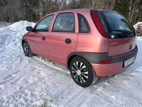 Begagnad Opel Corsa 75 HK (55 kW) 2002 Röd Halvkombi