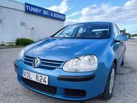 Begagnad VW Golf IV Trendline 102 HK (75 kW) 2006 Ljusblå Halvkombi
