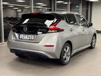 Begagnad Nissan Leaf N-Connecta 111 kW (151 HK) 2018 Silver Halvkombi