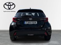 begagnad Toyota Yaris Hybrid 1,5 5D ACTIVE PLUS VINTERHJUL INGÅR 2023, Halvkombi