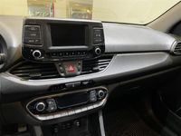 begagnad Hyundai i30 1.6 d DCT-7 Kombi Comfort 110hk Automat