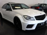 Begagnad Mercedes C63 AMG AMG 560 HK (411 kW) 2008 Vit Sedan