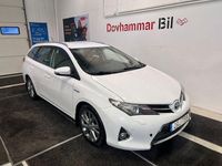 Begagnad Toyota Auris Hybrid Executive 136 HK (100 kW) 2014 Vit