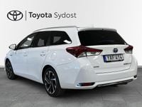 Begagnad Toyota Auris Touring Sports Active 137 HK (100 kW) 2015 Vit Kombi