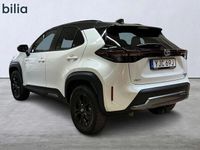 begagnad Toyota Yaris Cross Hybrid E-Four CROSS 1,5 HYBRID ADVENTURE AWD-I BITON 2023, Halvkombi