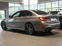 begagnad BMW 330e xDrive Sedan 292hk M Sport Individual 19" Hifi Drag