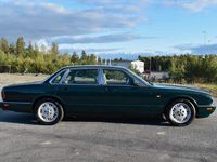 Begagnad Jaguar XJ 241 HK (177 kW) 1995 Mörkgrön Sedan